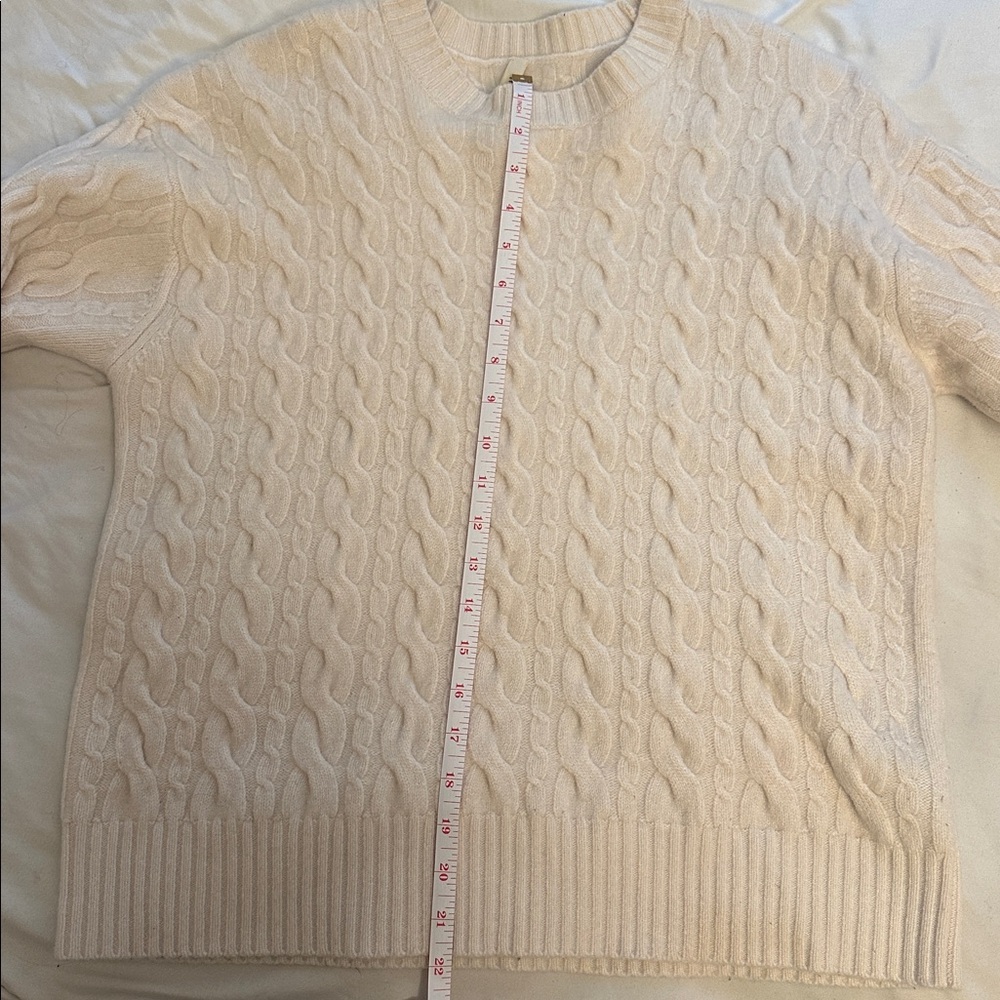 Aritzia 95% wool sweater - Picture 7 of 7